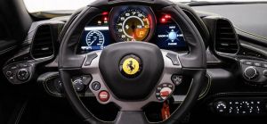 Beismerte a Ferrari – gyárilag ment az óratekerés a használt autóinál