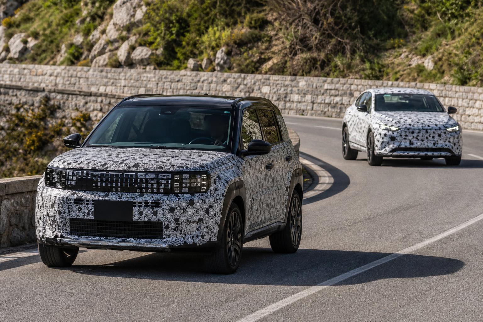 Álcázott Fiat Grizzly SUV közúti teszten