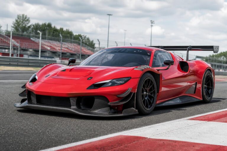 Ferrari 296 GT Modificata versenypályán