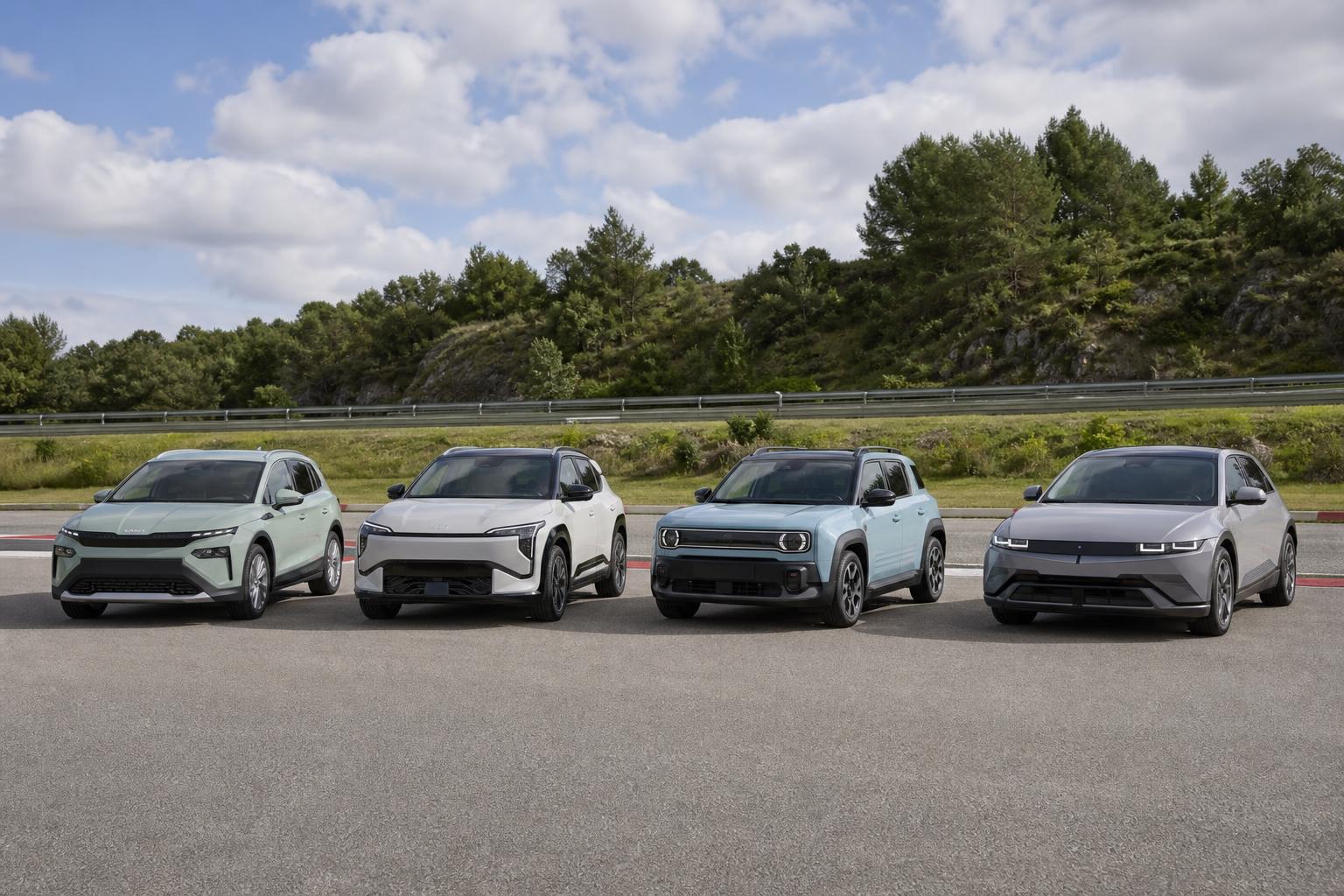 A Skoda Epiq 55 és három elektromos riválisa összehasonlítás közben