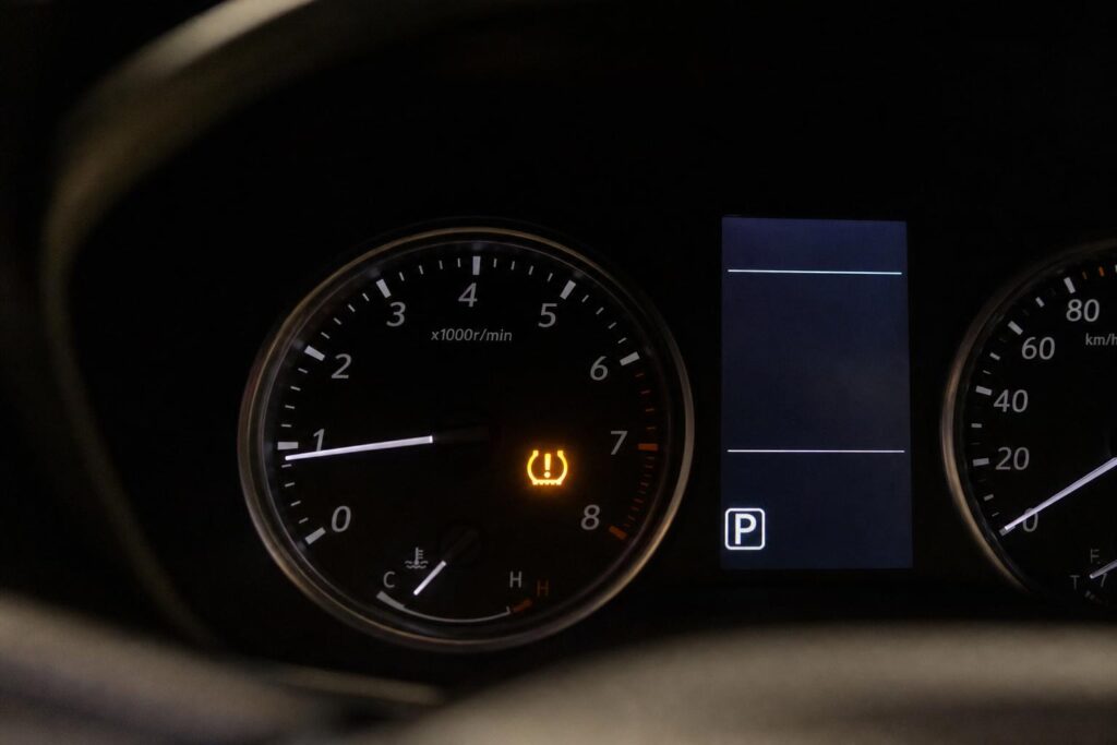 Autó műszerfala világító TPMS abroncsnyomás-ellenőrző visszajelzővel