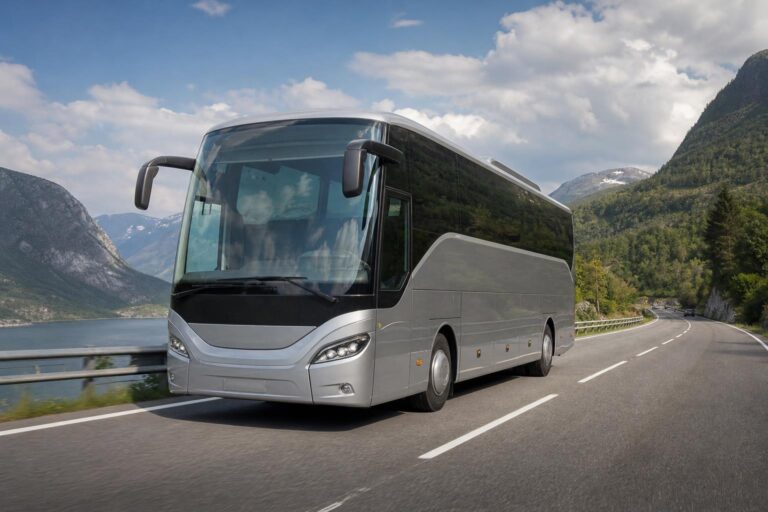 Mercedes buszok hajtáslánca új motorokkal és takarékosabb működéssel frissül