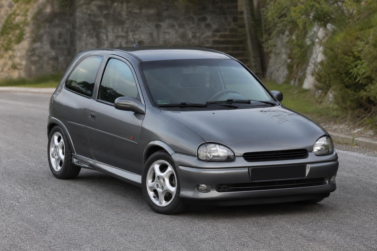 1995-ös Opel Corsa B GSi füstszürke metál fényezéssel