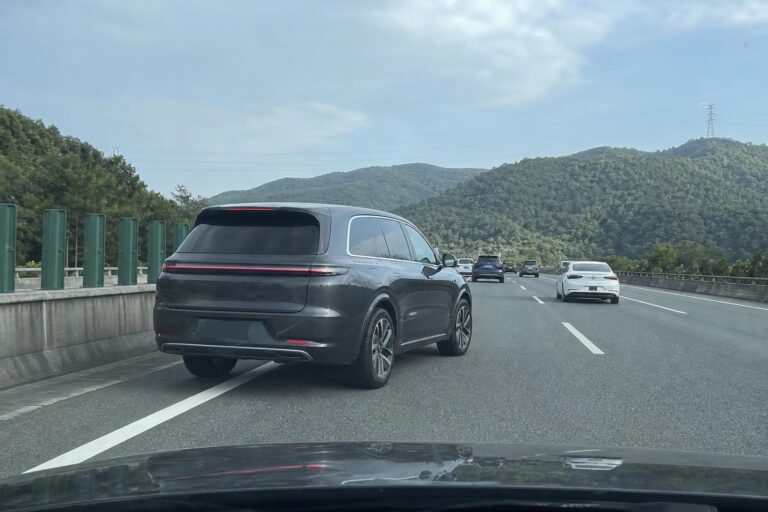 Voyah Taishan oldalazhatott az autópályán, de nem tudni, mi okozta